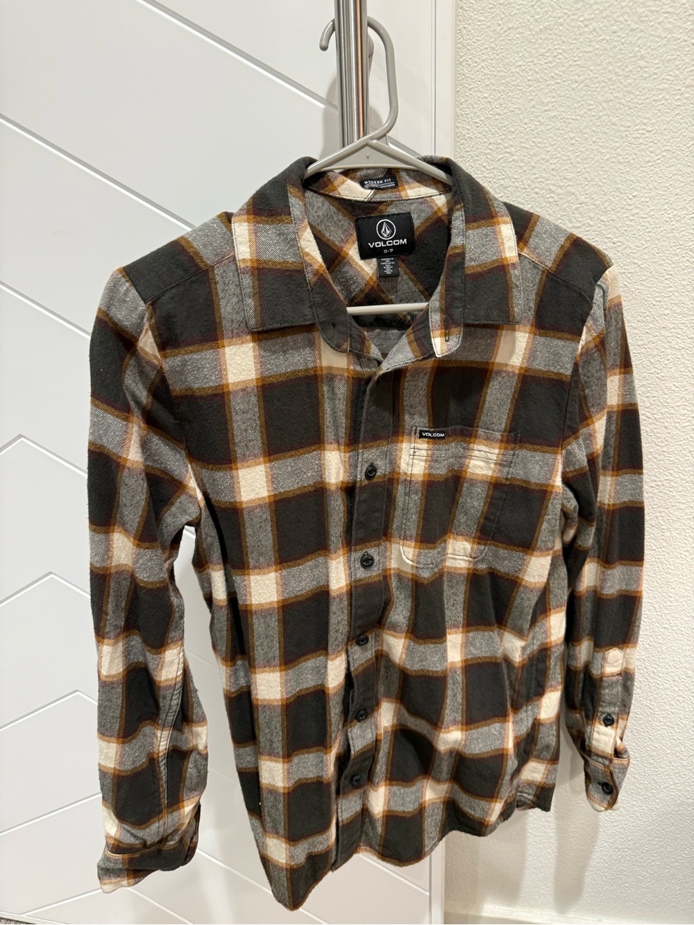 Volcom Men's XSmall Green Plaid Button-Down Shirt with Cream and Brown